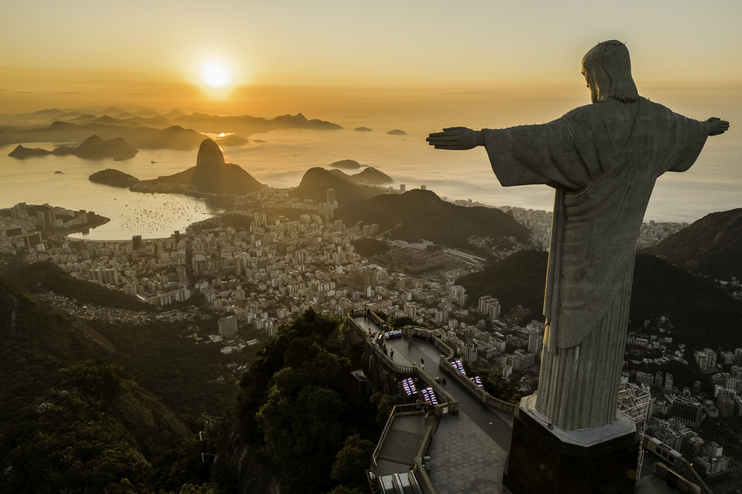 Cristo Redentor Kurtarıcı İsa Heykeli